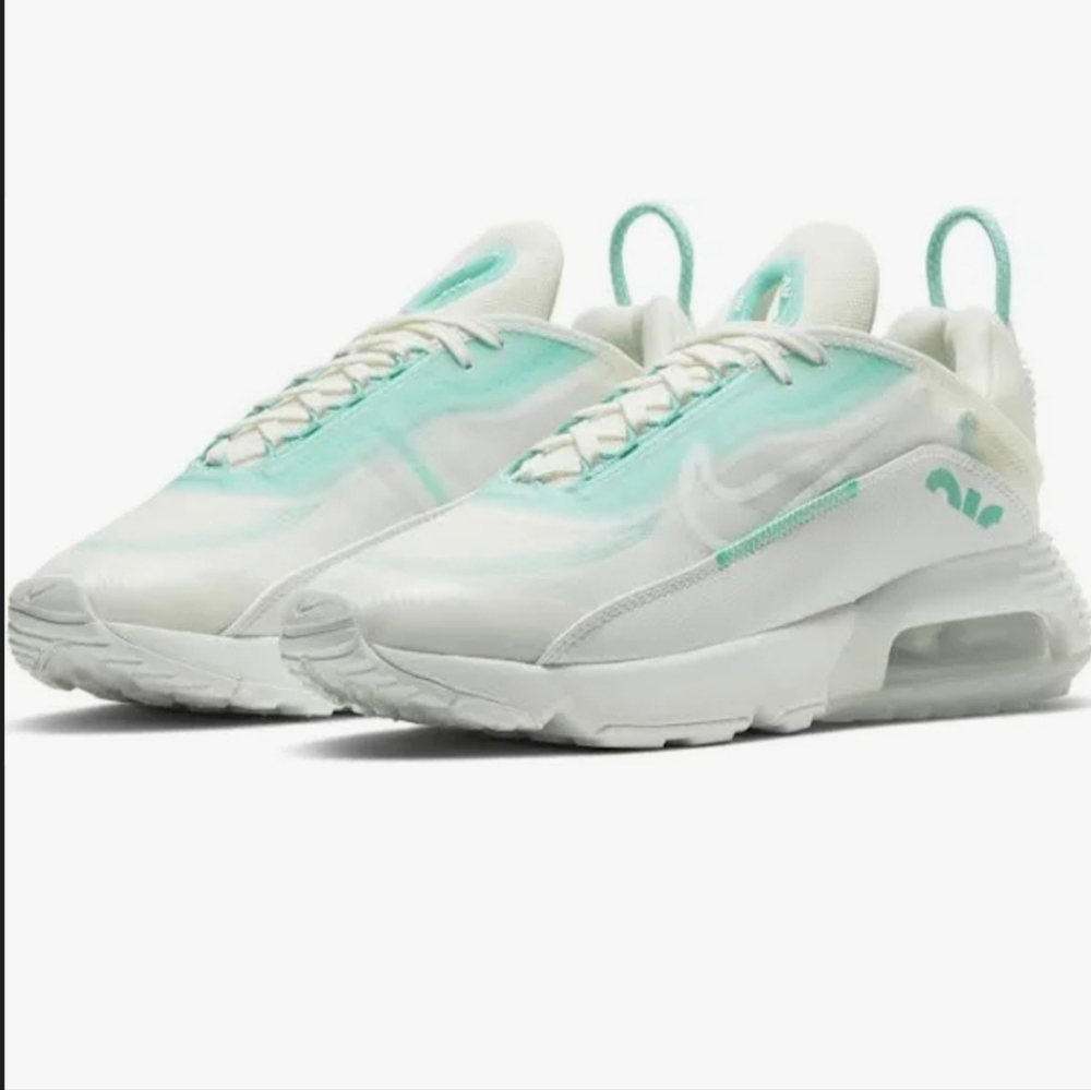 NIKE Air Max 2090 Women's 9 Sneakers Aurora Green - NEW - Picture 1 of 6